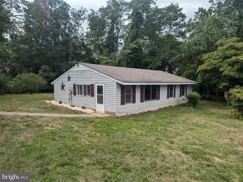 14 Holmes Run Rd, Stanardsville, VA 22973