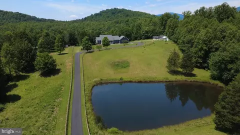1225 Middle River Rd, Stanardsville, VA 22973
