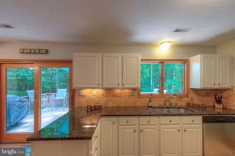 63 Jerdone Island Dr, Bumpass, VA 23024 photo 25