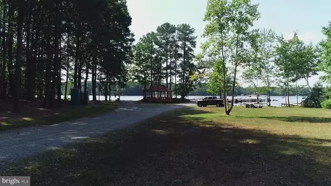 63 Jerdone Island Dr, Bumpass, VA 23024 photo 5
