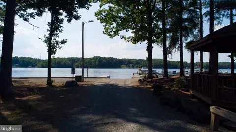 63 Jerdone Island Dr, Bumpass, VA 23024 photo 6
