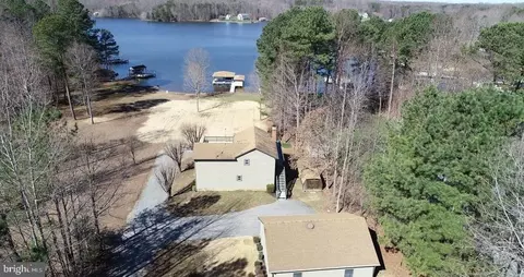 507 Point Dr, Bumpass, VA 23024 photo 6