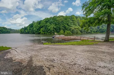 146 Privacy Rd, Bumpass, VA 23024 photo 3