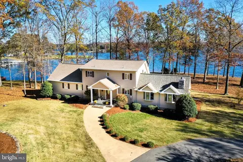 146 Bear Castle Dr, Bumpass, VA 23024 photo 2