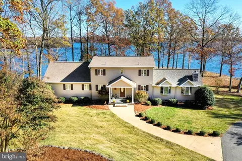 146 Bear Castle Dr, Bumpass, VA 23024