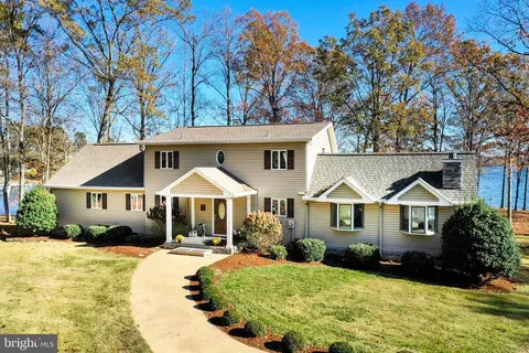 146 Bear Castle Dr, Bumpass, VA 23024 photo 3