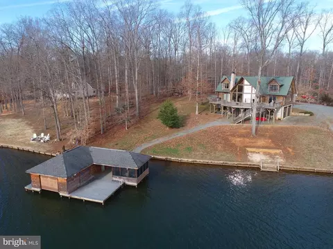 285 Lakewood Landing Dr, Bumpass, VA 23024