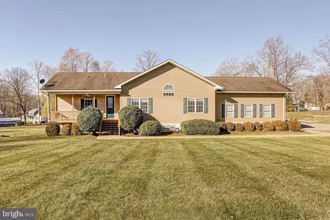 120 Lake Anna Dr, Bumpass, VA 23024