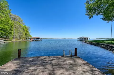 421 Lake Anna Dr, Bumpass, VA 23024 photo 2