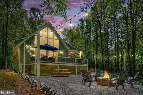 1055 Anna Coves Blvd, Mineral, VA 23117