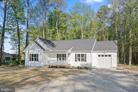 326 Lake Anna Dr, Bumpass, VA 23024