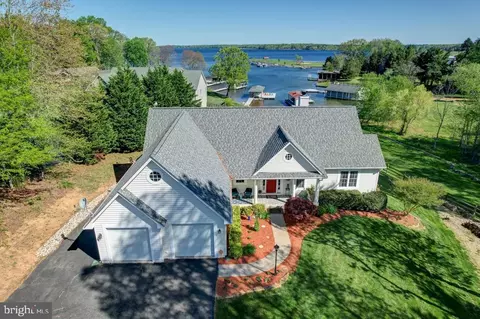 166 Pleasants View Pt, Bumpass, VA 23024