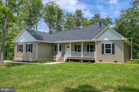 142 Admiral Dr, Bumpass, VA 23024