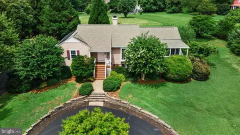 313 Bear Castle Dr, Bumpass, VA 23024