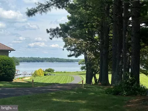 313 Bear Castle Dr, Bumpass, VA 23024 photo 2
