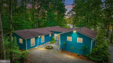 1267 Anna Coves Blvd, Mineral, VA 23117