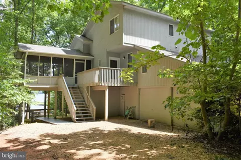 403 Lake Anna Dr, Bumpass, VA 23024