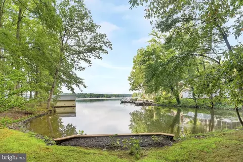 54 Oak Hl, Louisa, VA 23093