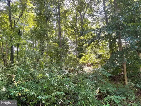57 Lakeview Cir, Louisa, VA 23093