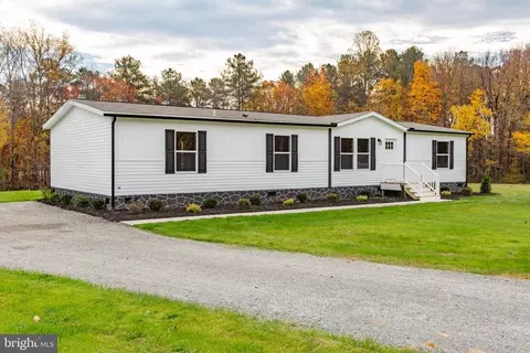 146 Mt Hope Church Rd, Bumpass, VA 23024