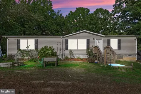 235 Riverview Ln, Bumpass, VA 23024
