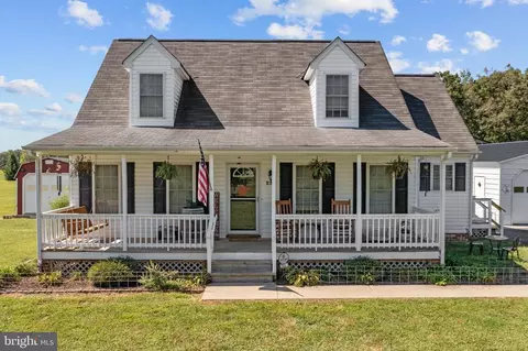 221 Shelton Bend Dr, Bumpass, VA 23024
