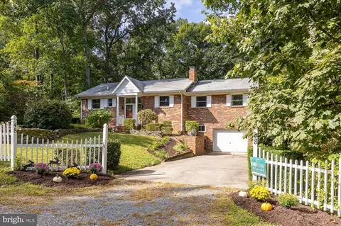 48 Clear Water Ln, Louisa, VA 23093