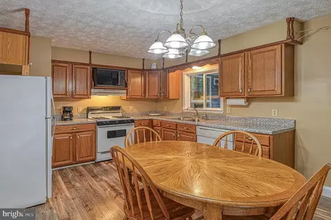 206 Oak Rd, Bumpass, VA 23024 photo 8