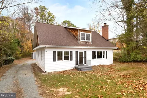 208 Fredericksburg Ave, Louisa, VA 23093