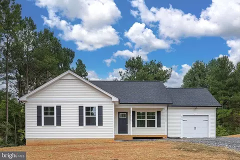 890 Days Bridge Rd, Mineral, VA 23117
