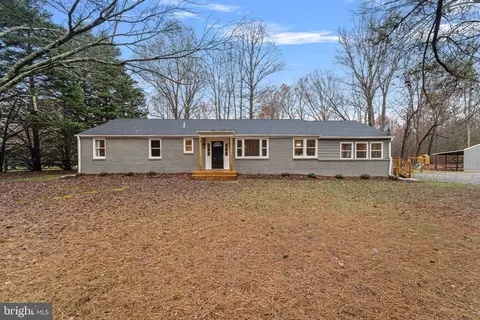 1305 W Chapel Dr W, Bumpass, VA 23024