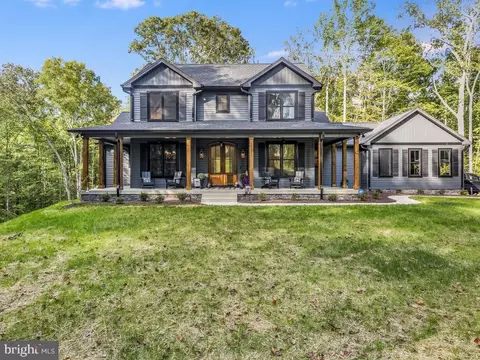 8 Carrie Ct, Mineral, VA 23117