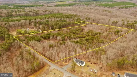 1 Hickory Creek Rd, Louisa, VA 23093