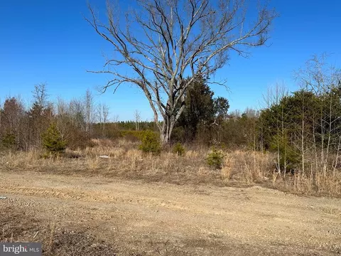 455 Willis Proffitt Rd, Mineral, VA 23117