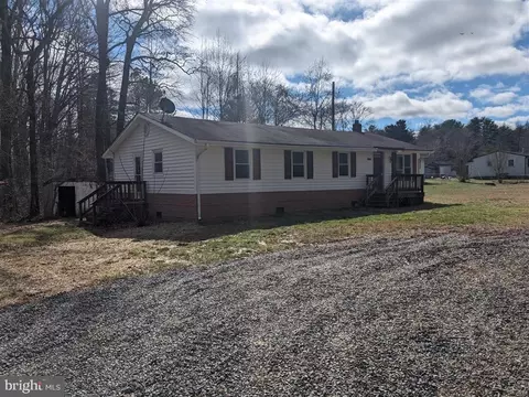 7891 Fredericks Hall Rd, Mineral, VA 23117