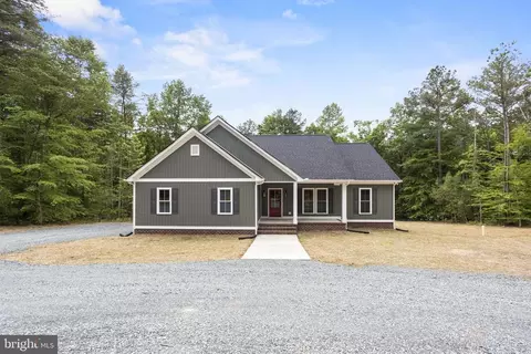 365 Moon Shadow Ln, Louisa, VA 23093