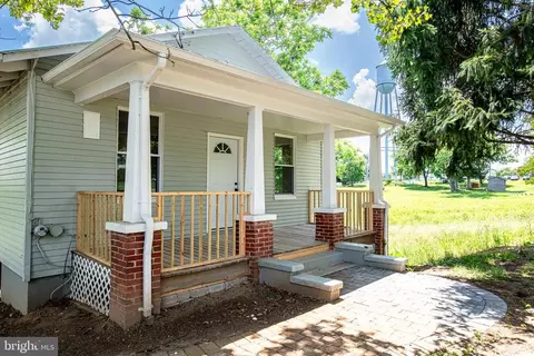 303 E First, Mineral, VA 23117