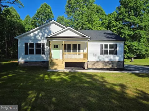 574 Hawkins Farm Rd, Bumpass, VA 23024