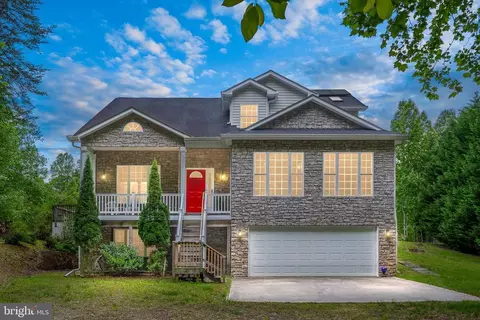 55 Village Dr, Bumpass, VA 23024