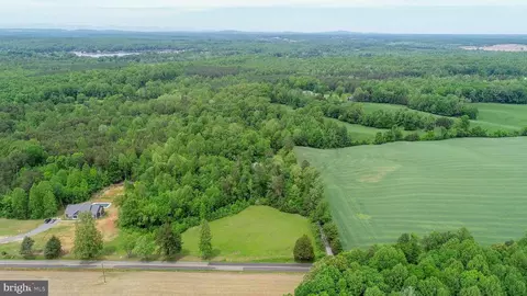 5701 Oakland Rd, Louisa, VA 23093 photo 2