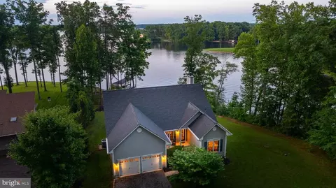 214 Tara Woods Dr, Bumpass, VA 23024
