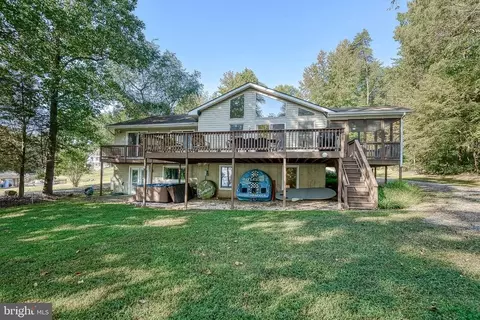 192 Busbees Point Rd, Bumpass, VA 23024