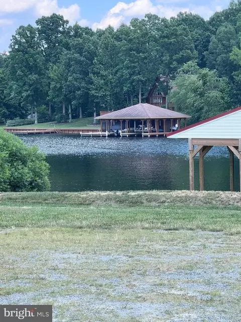 Dove Ct, Bumpass, VA 23024