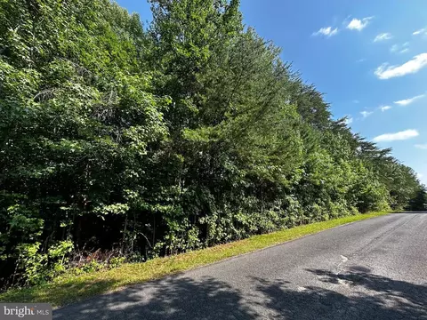 Point Dr, Bumpass, VA 23024 photo 11