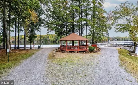 Point Dr, Bumpass, VA 23024 photo 5