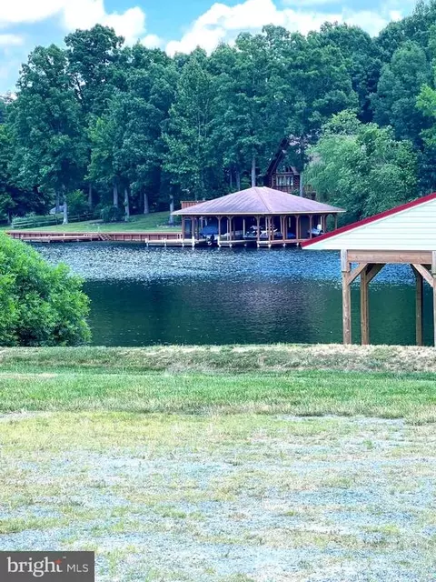 Dove Ct, Bumpass, VA 23024