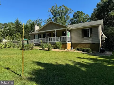106 Mitchell Point Rd, Mineral, VA 23117