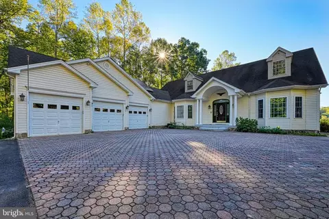 401 Laurelwood Dr, Mineral, VA 23117