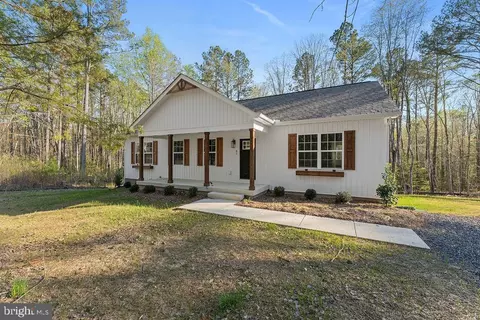 81 Moonshadow Ln, Louisa, VA 23093