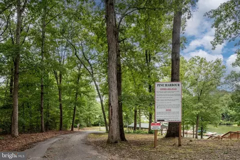 Pine Harbour Dr, Mineral, VA 23117